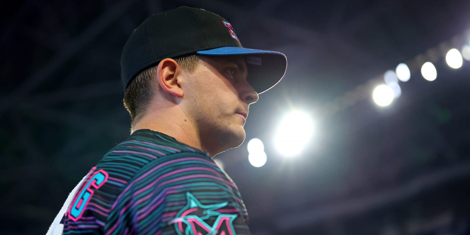 A una semana de su estreno en MLB, Marlins inhabilitan al prospecto Snelling (codo) A una semana de su estreno en MLB, Marlins inhabilitan al prospecto Snelling (codo)