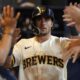Un extraño octavo inning favorece a los Cerveceros, que frenan racha de seis derrotas Un extraño octavo inning favorece a los Cerveceros, que frenan racha de seis derrotas