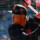Con Devers aún limitado por la corva, los Gigantes optan por Schmitt en la 1B 