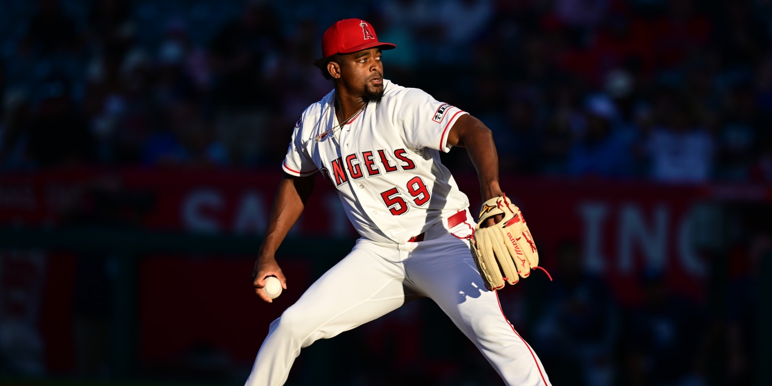 Soriano supera pelotazo en el pecho y brilla en victoria de Angelinos Soriano supera pelotazo en el pecho y brilla en victoria de Angelinos