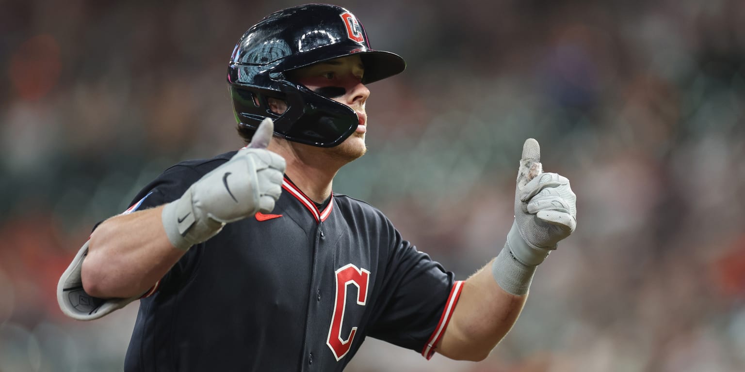 Noche de hitos para el novato Bazzana: 2 HR, 4 hits y 5 impulsadas en triunfo