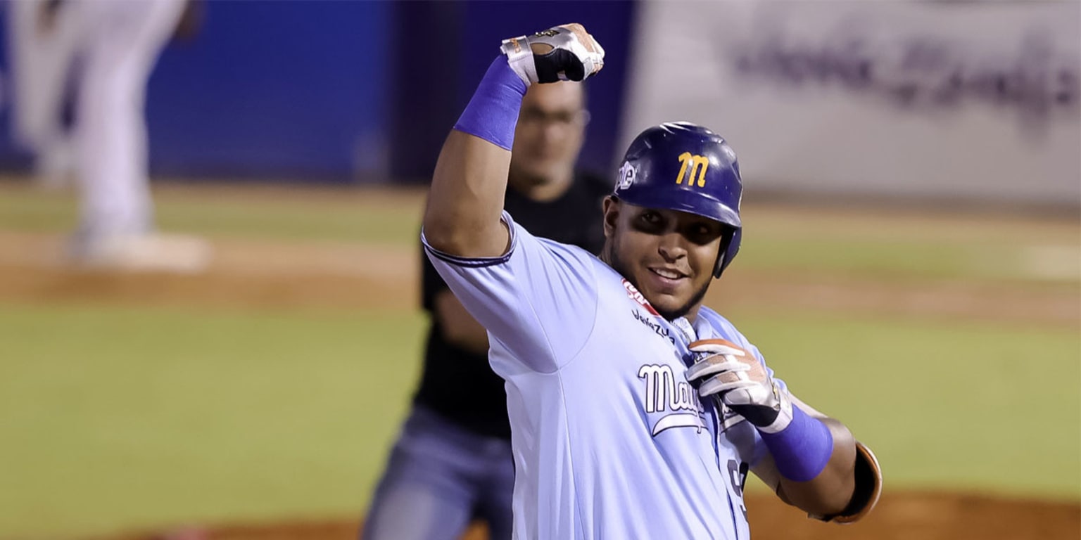 Navegantes apabullan a Caribes y acarician el título en Venezuela Navegantes apabullan a Caribes y acarician el título en Venezuela