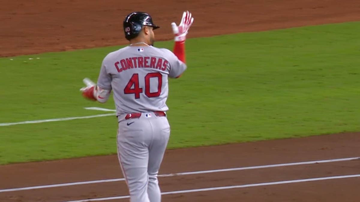 Willson Contreras reacts to repeated hit-by-pitches vs Brewers after 5 times hit by Woodruff