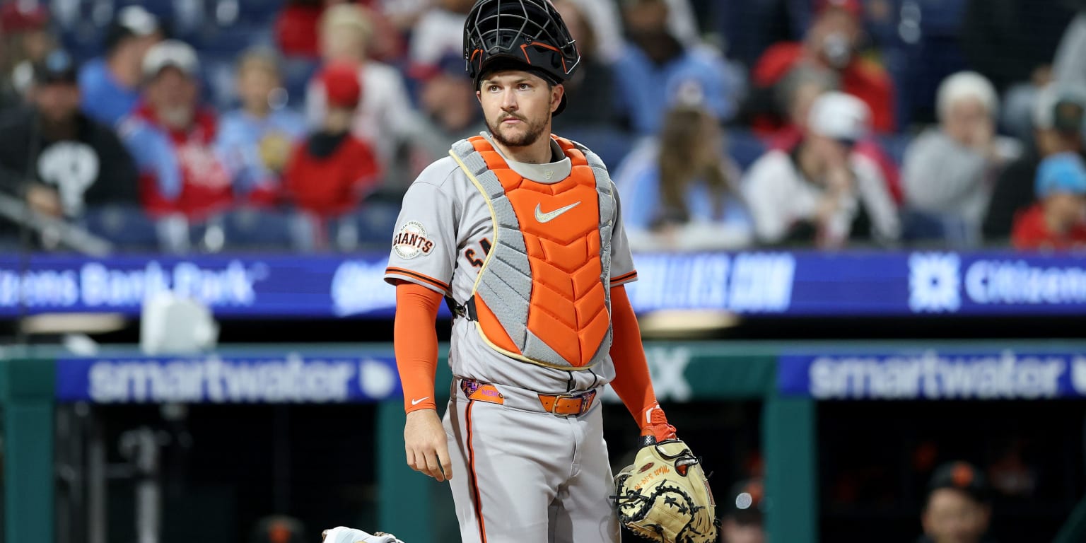 Guardianes adquieren al receptor Guante de Oro Patrick Bailey en un cambio con S.F.
