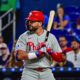 Kyle Schwarber iguala récord de Phillies de jonrones en juegos consecutivos Kyle Schwarber iguala récord de Phillies de jonrones en juegos consecutivos