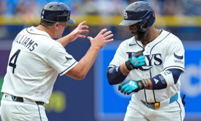 Rays aprovechan los errores de Azulejos y luego se aferran con todo a la victoria