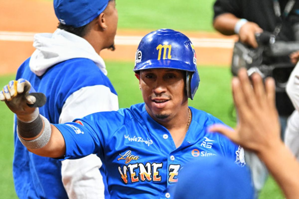Wilfredo Tovar utiliza El Monumental como escenario para sonar su primer jonrón en un torneo internacional