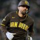 Los Padres designan para asignación al veterano Nick Castellanos Los Padres designan para asignación al veterano Nick Castellanos