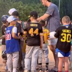 Skenes pasó un rato inolvidable con un grupo de Pequeñas Ligas en Pittsburgh