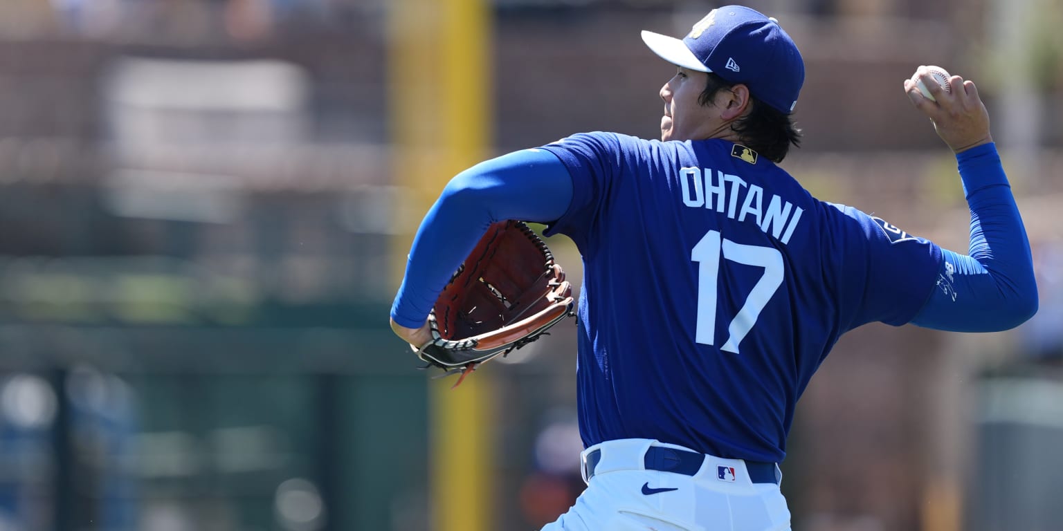 Ohtani impresiona con 4 ponches en su debut primaveral como lanzador