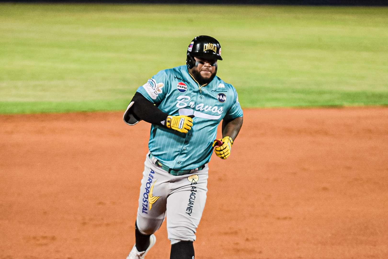 Wilson García fue el verdugo de Bravos ante Cardenales