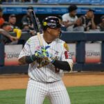 Salvador Pérez estremece a la fanaticada con su primer jonrón con el uniforme de la Leones y complace a su mamá [+VIDEO]