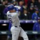 Haciendo honor al nombre del equipo, Roberts ‘esquivó’ un peligroso bate volador Haciendo honor al nombre del equipo, Roberts ‘esquivó’ un peligroso bate volador