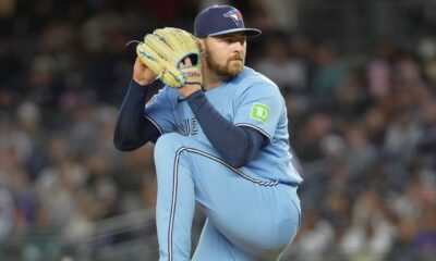 Azulejos se llevan otro partido cerrado para dividir serie ante Yankees Azulejos se llevan otro partido cerrado para dividir serie ante Yankees