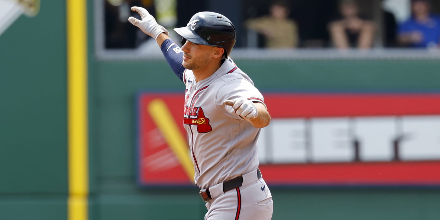 El 25to jonrón de Matt Olson ayuda a los Bravos a superar a Piratas