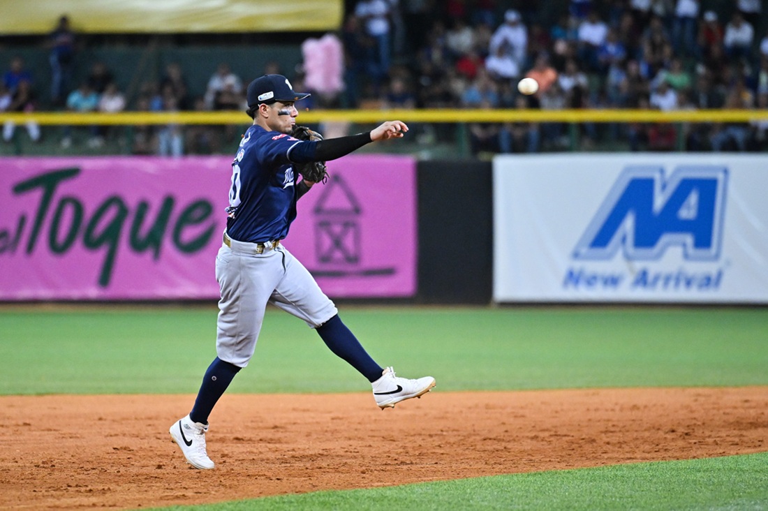 NOTAS DE LA LVBP. Rachas, bates encendidos y viajeros en plena final [BREVES]