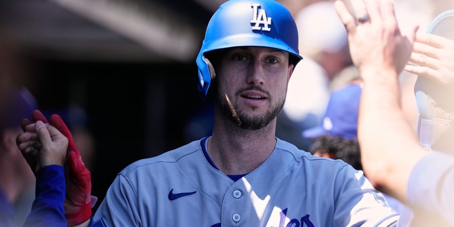 Bajar a Tucker en el lineup dio resultado para Dodgers en victoria sobre Gigantes