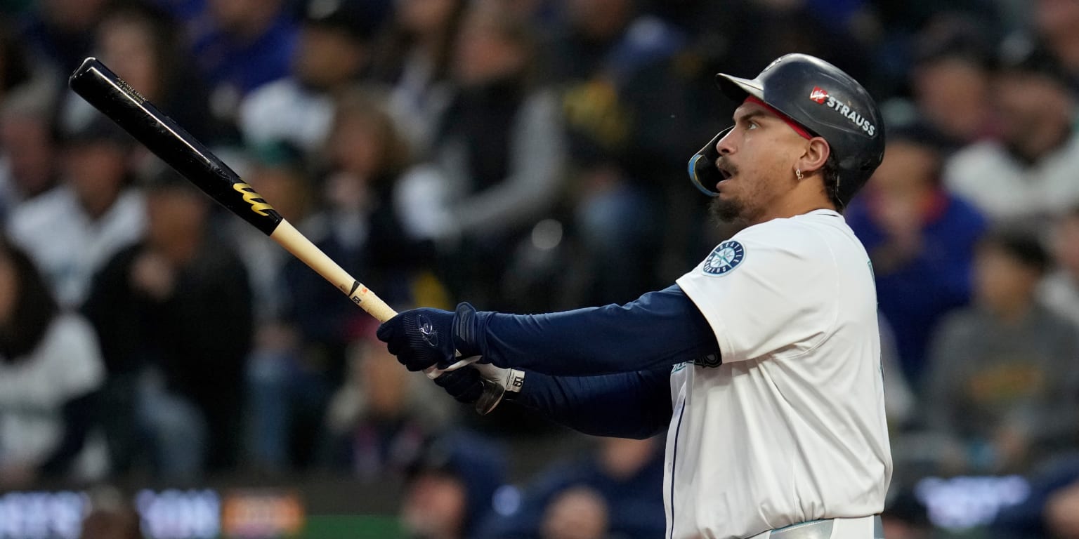 Marineros anuncian la firma de Josh Naylor por cinco temporadas